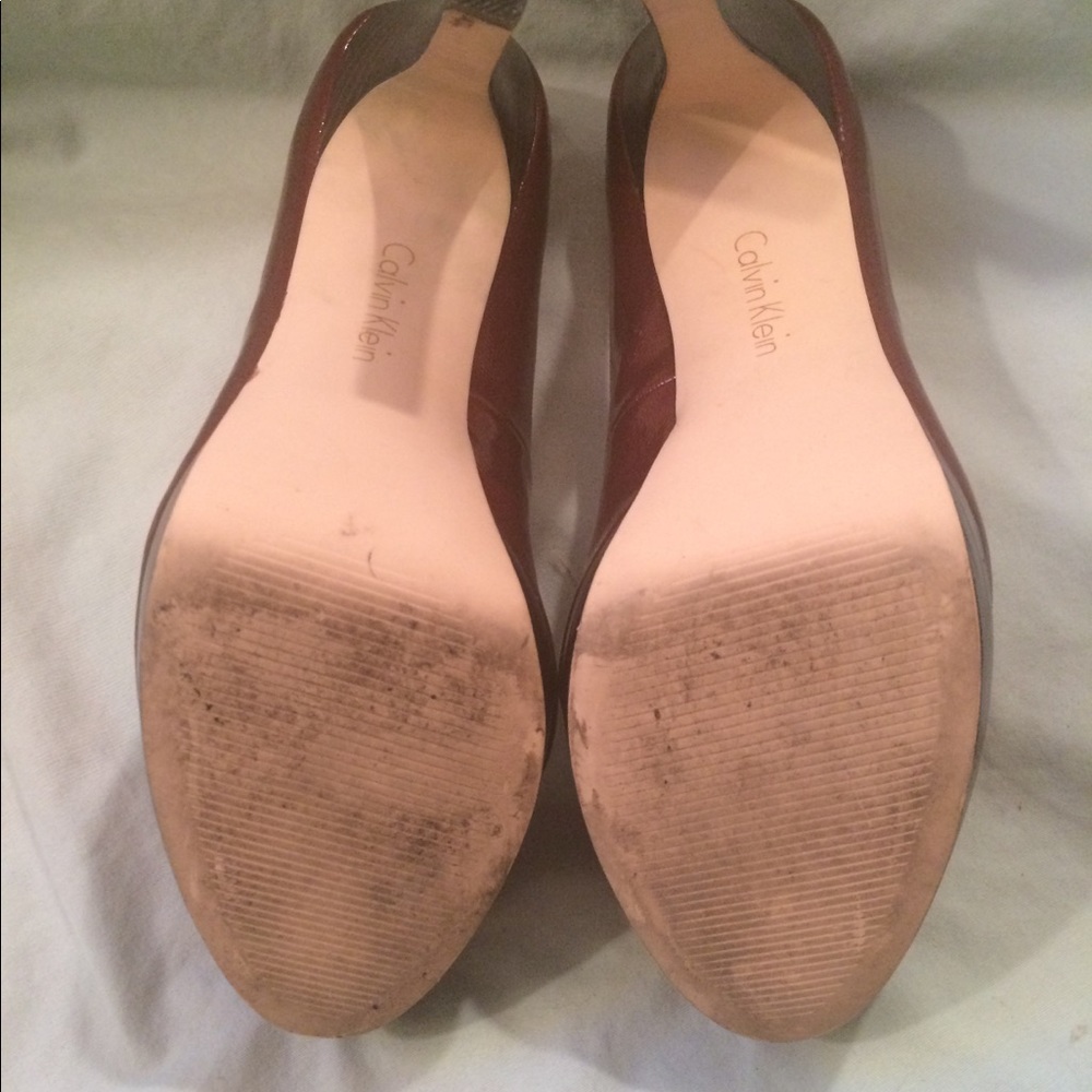 CALVIN KLEIN patent pumps 7.5 - Picture 3 of 3
